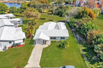 700 Canal Way, Boynton Beach: photo 1 of 25