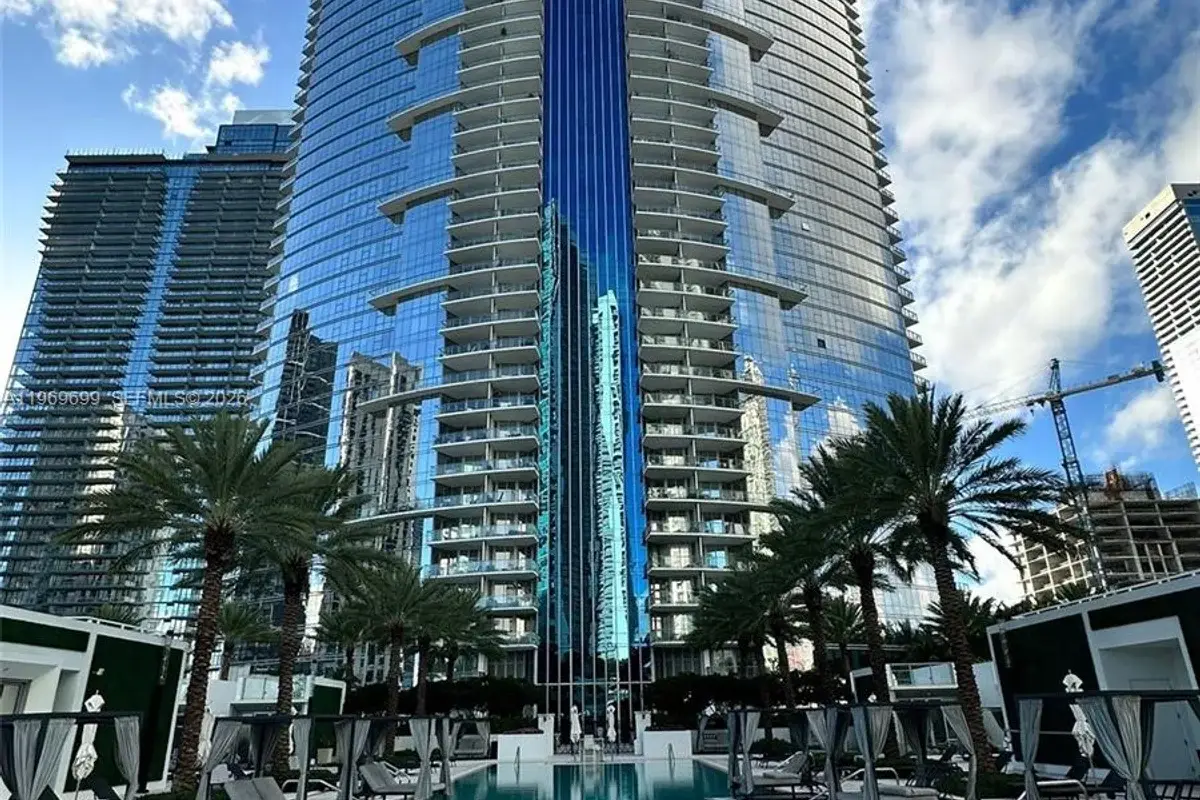 851 NE 1st Ave #2212, Miami: photo 1 of 47