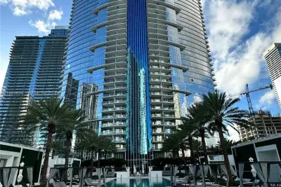 851 NE 1st Ave #2212, Miami: photo 1 of 47