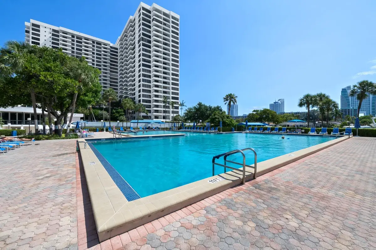 2500 Parkview Dr #615, Hallandale Beach: photo 1 of 35