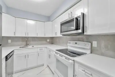 9960 Pineapple Tree Dr #107, Boynton Beach: photo 1 of 35