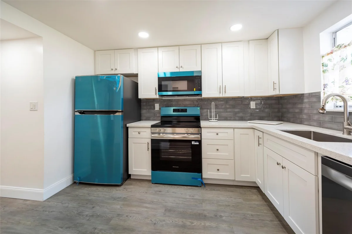 6100 NW 44th St #302, Lauderhill: photo 1 of 35