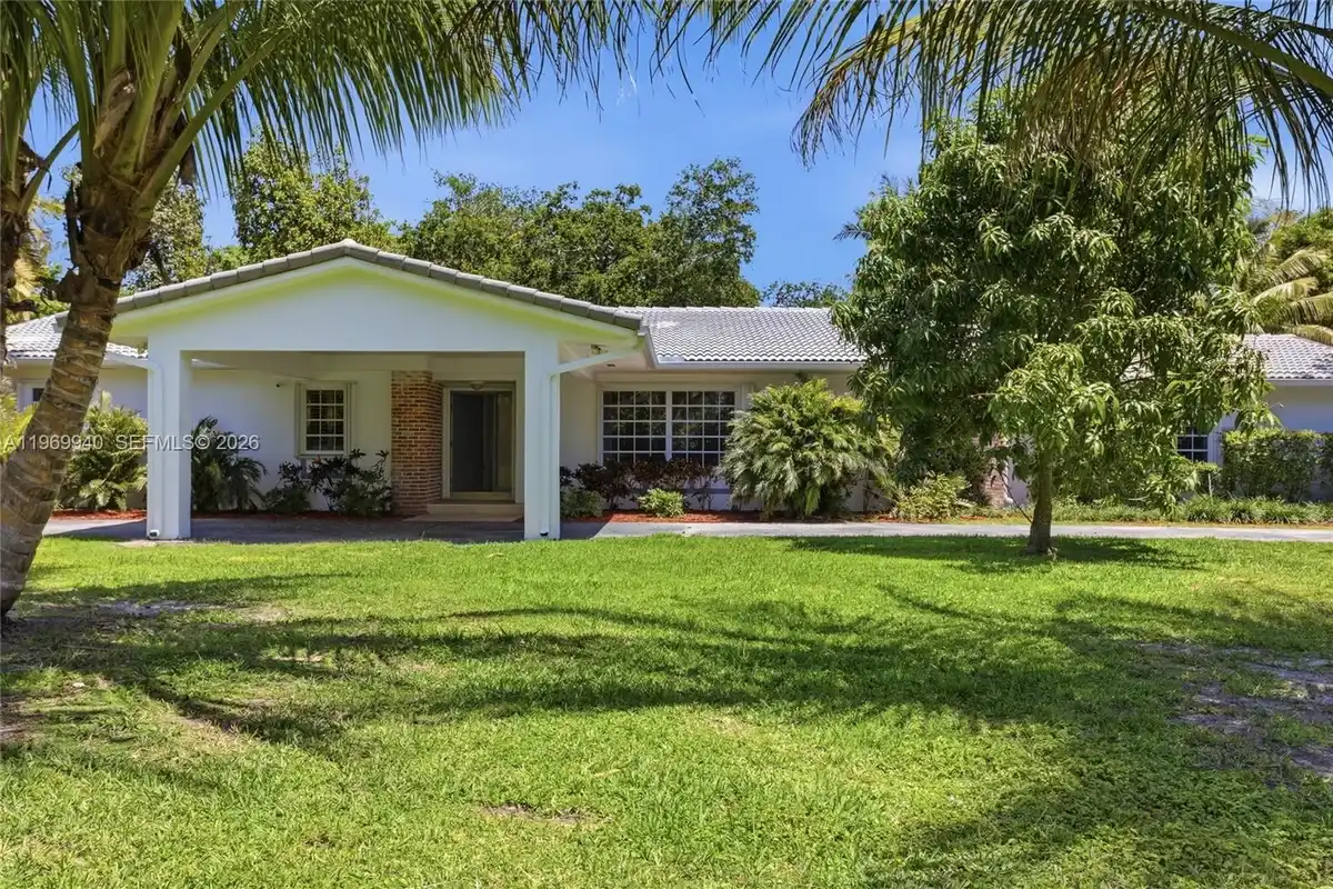 14721 SW 67th Ave, Coral Gables: photo 1 of 36