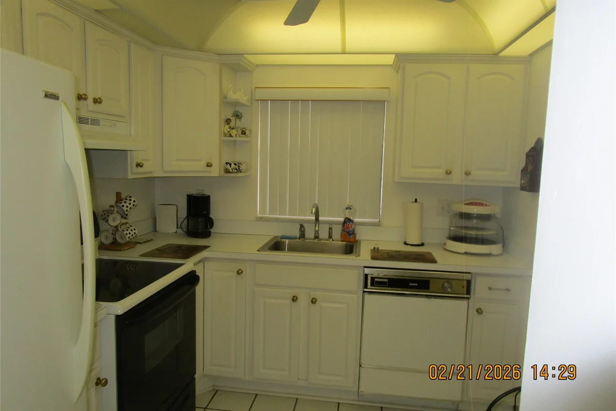 9350 Sunrise Lakes Blvd #103, Sunrise: photo 1 of 23