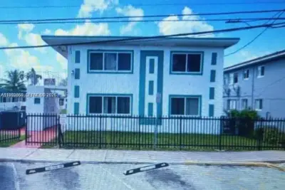 2101 Calais Dr #8, Miami Beach: photo 1 of 12