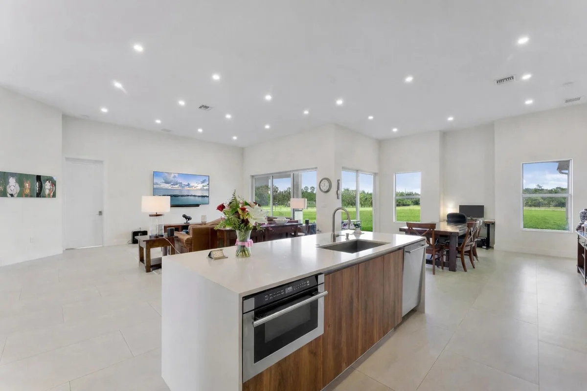 19921 Skyhawk Ln, The Acreage: photo 1 of 39