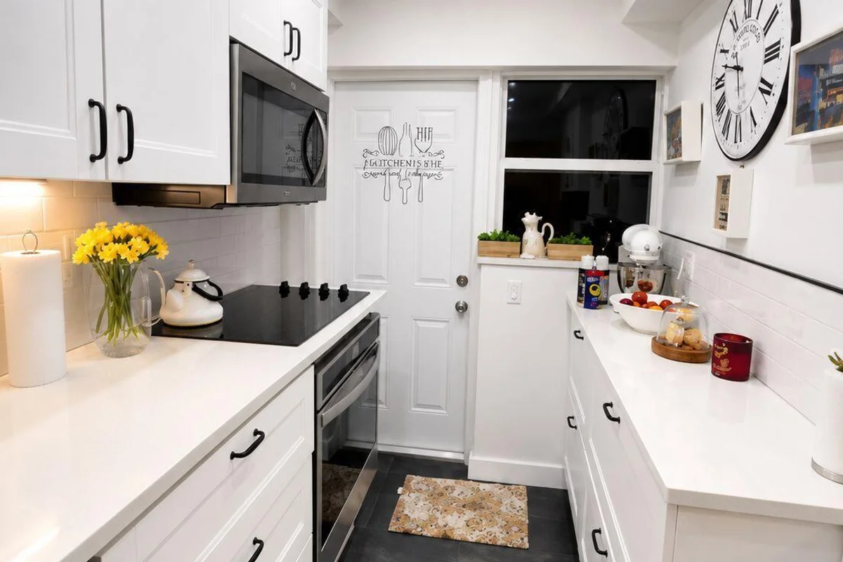1933 Taylor St, Hollywood: photo 1 of 32