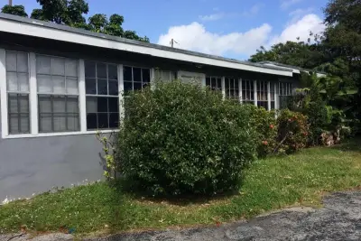 1351 NE 159th St, North Miami Beach: photo 1 of 7