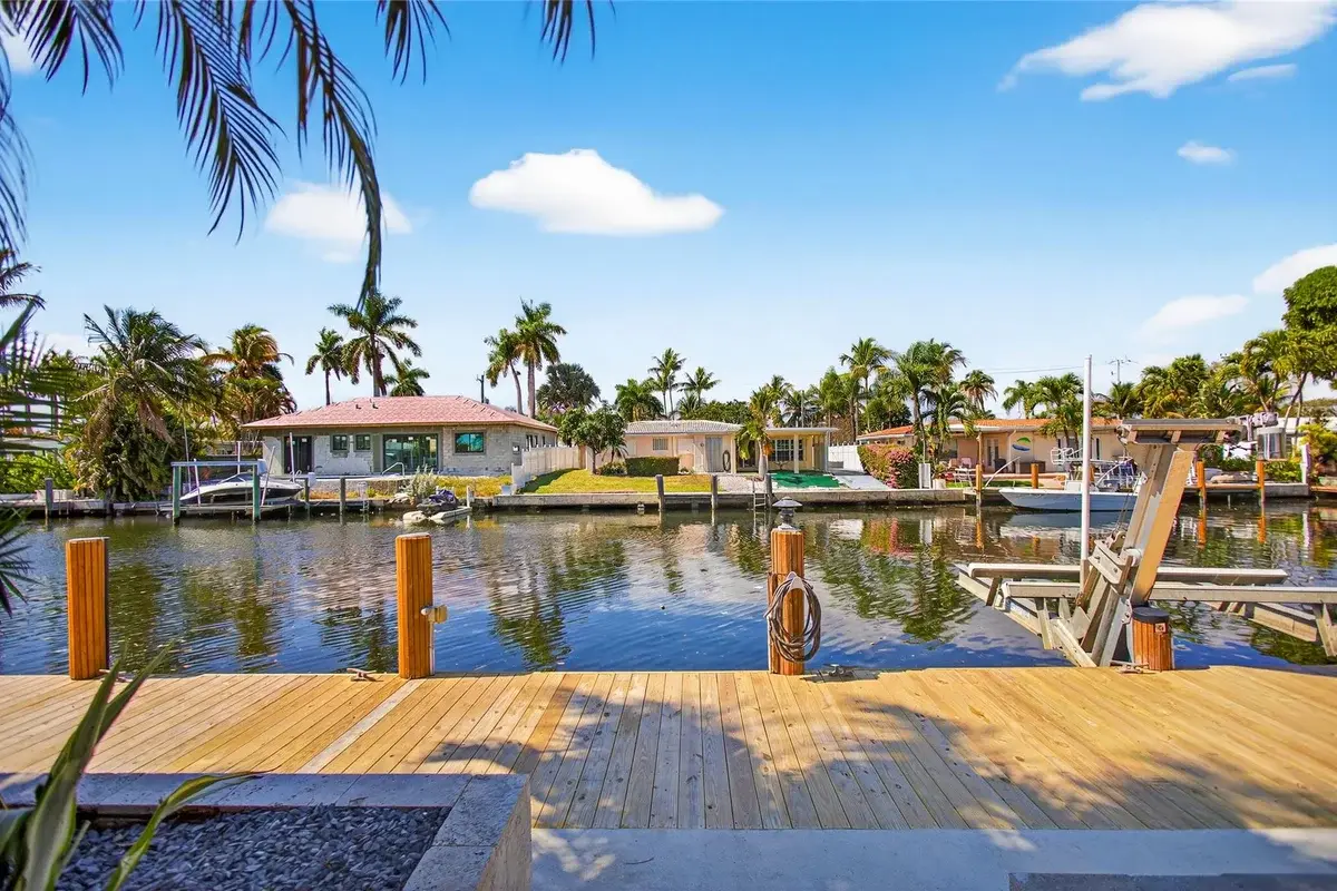 601 SE 5th Ter, Pompano Beach: photo 1 of 53