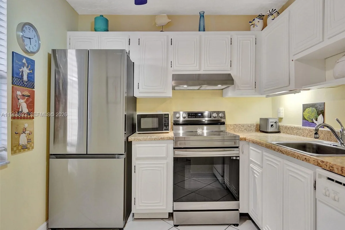2861 Somerset Dr #211, Lauderdale Lakes: photo 1 of 34