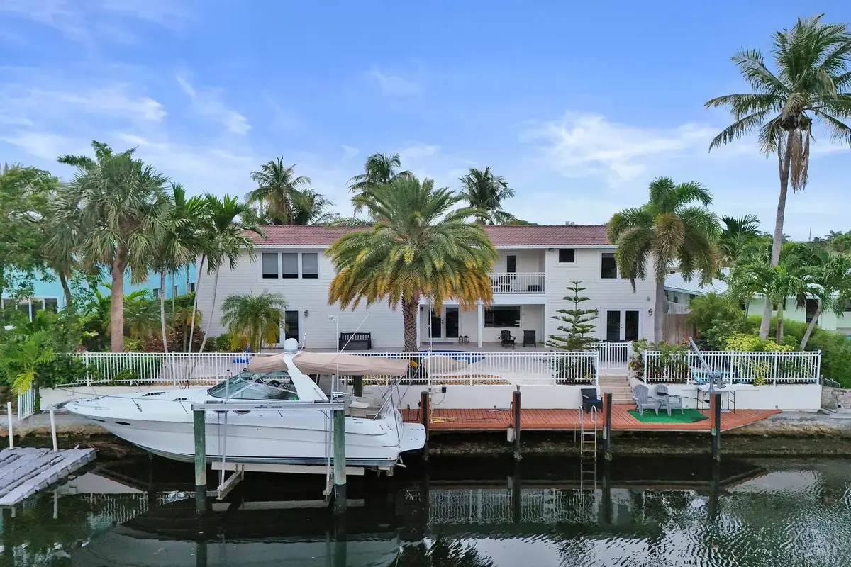 4011 NE 26th Ave, Lighthouse Point: photo 1 of 33