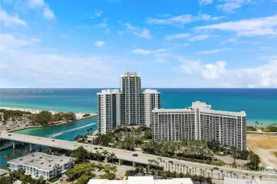 10275 Collins Ave #PH 1505, Bal Harbour: photo 1 of 9
