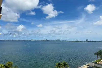 600 NE 36th St #820, Miami: photo 1 of 15