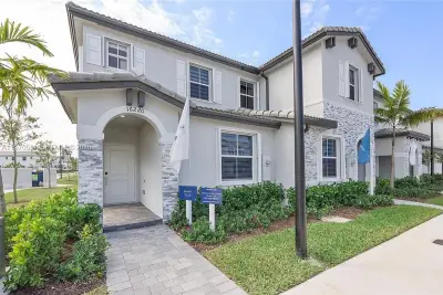 16220 SW 291st St, Homestead: photo 1 of 40