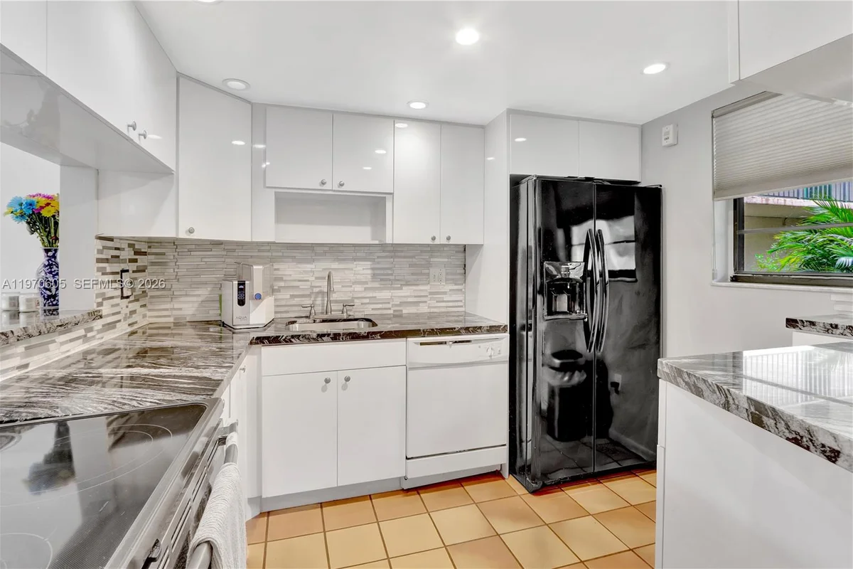 10525 SW 112th Ave #117, Miami: photo 1 of 16