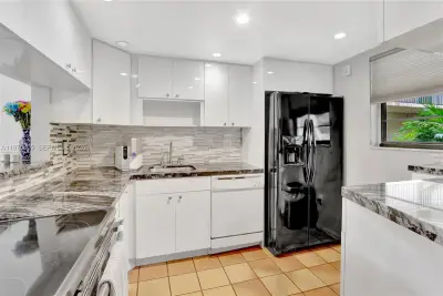 10525 SW 112th Ave #117, Miami: photo 1 of 16