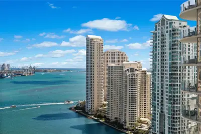 300 S Biscayne Blvd #T-2602, Miami: photo 1 of 17
