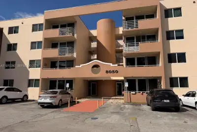8050 NW 8th St #1307, Miami: photo 1 of 18