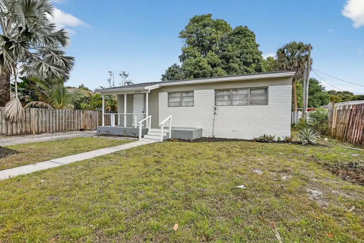 1708 NW 8th Ave, Fort Lauderdale: photo 1 of 31