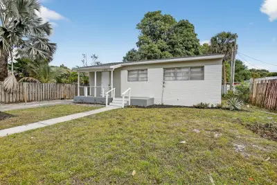 1708 NW 8th Ave, Fort Lauderdale: photo 1 of 31