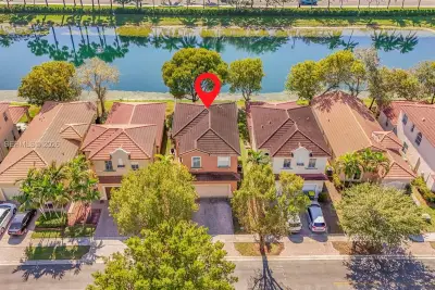 3736 NE 9 Ct, Homestead: photo 1 of 25
