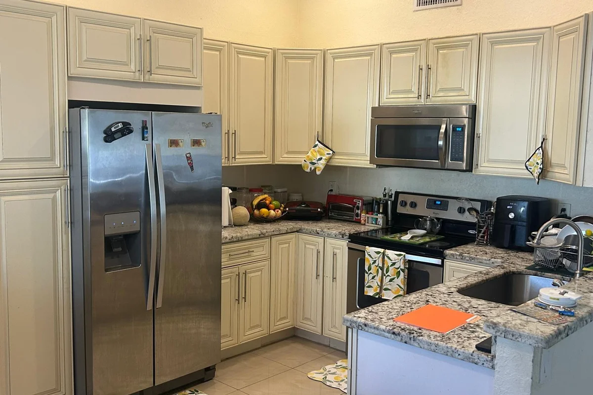 1281 SW 85th Ave, Pembroke Pines: photo 1 of 19