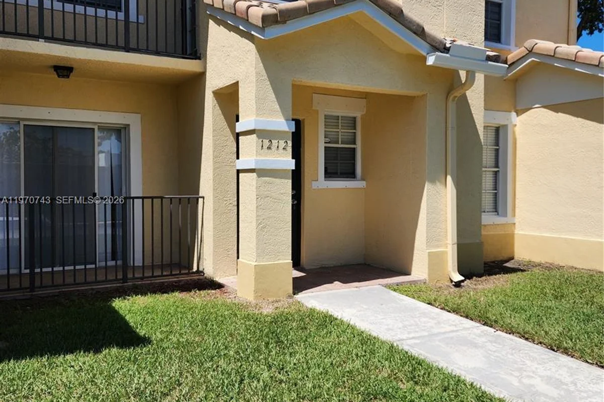 1212 Belmont Ln, North Lauderdale: photo 1 of 28