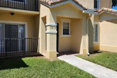 1212 Belmont Ln, North Lauderdale: photo 1 of 28