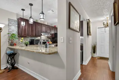 2122 NE 44th St, Lighthouse Point: photo 1 of 34