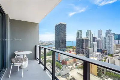 159 NE 6th St #2707, Miami: photo 1 of 31