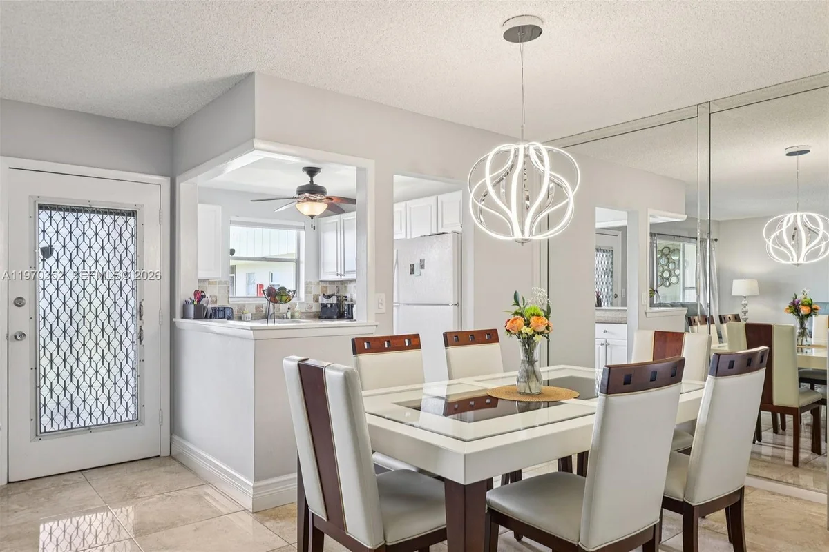 804 SE 7th St #402, Deerfield Beach: photo 1 of 36