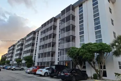 16851 NE 23rd Ave #B304, North Miami Beach: photo 1 of 20