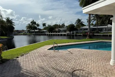5251 NE 29th Ave, Fort Lauderdale: photo 1 of 6