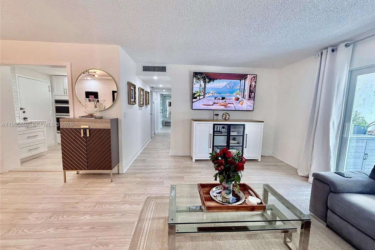 6000 NE 22nd Way #5C, Fort Lauderdale: photo 1 of 17