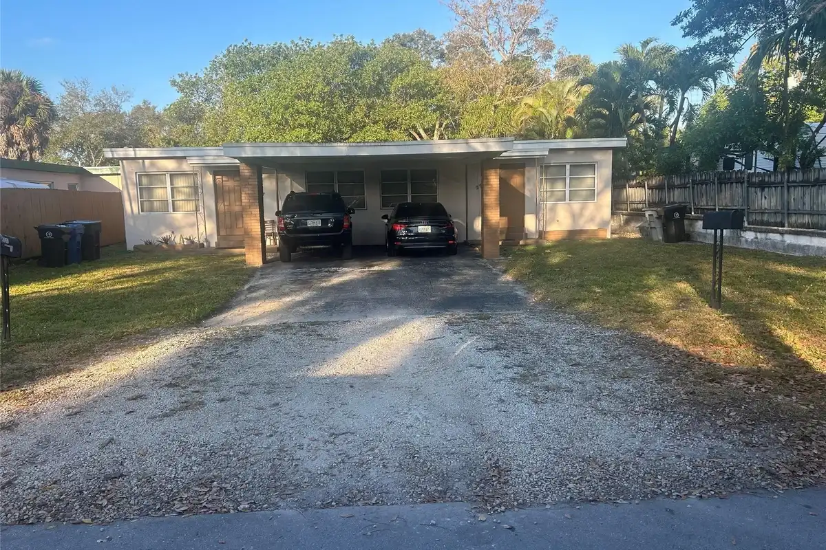 2721-2731 SW 13 Ave, Fort Lauderdale: photo 1 of 3