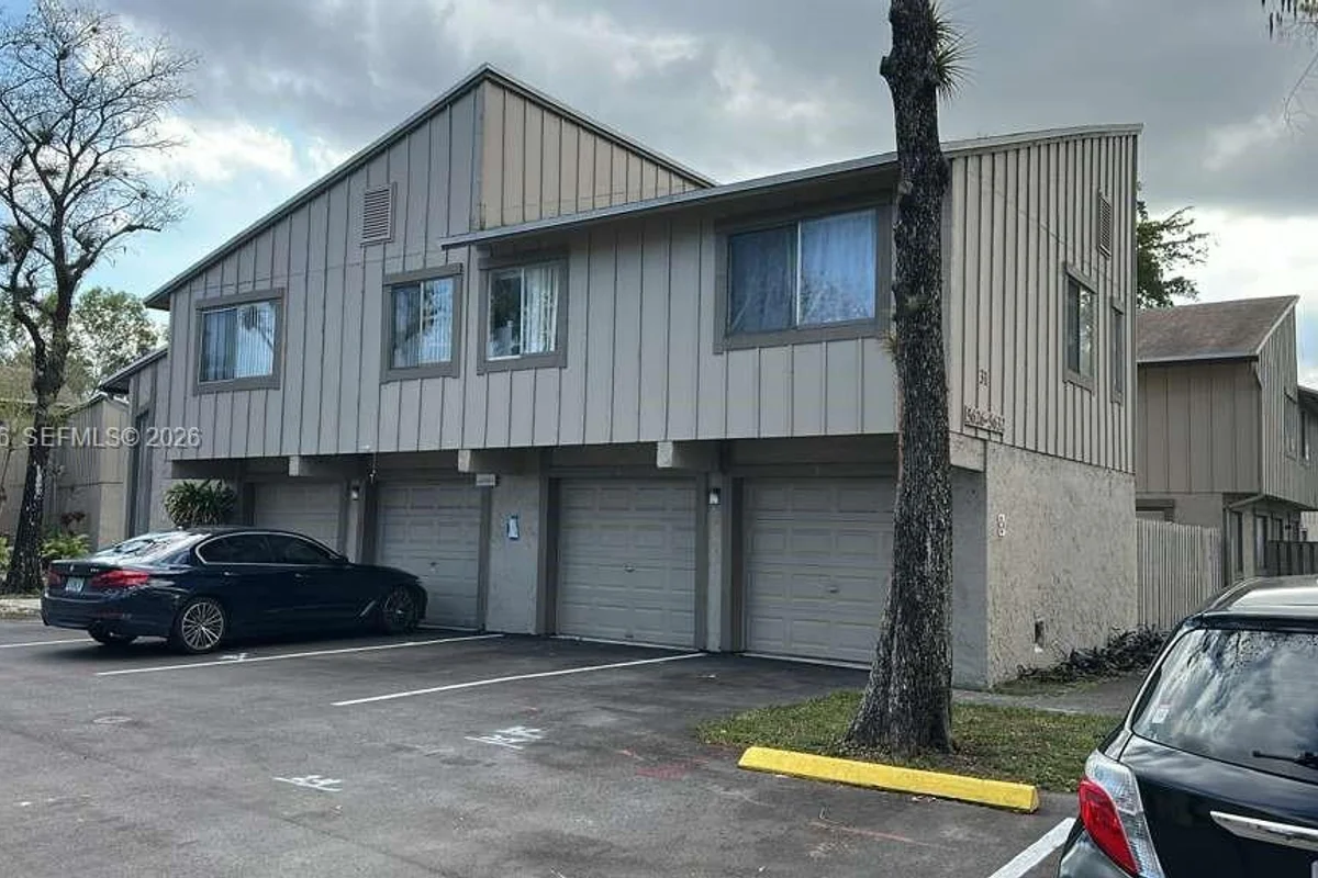 5630 NW 21st St #31-C, Lauderhill: photo 1 of 19