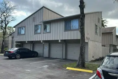 5630 NW 21st St #31-C, Lauderhill: photo 1 of 19