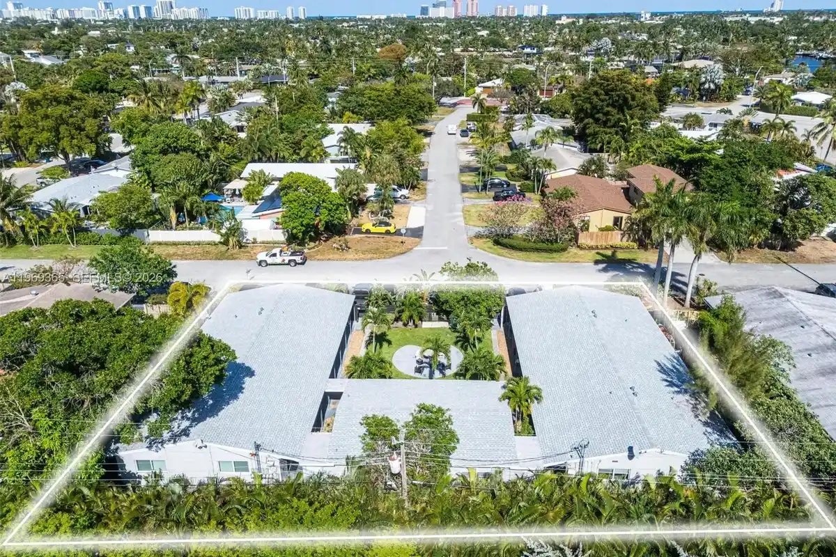 2201 NE 14th Ave, Wilton Manors: photo 1 of 31