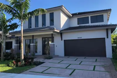 16045 NW 87th Ct, Miami Lakes: photo 1 of 12