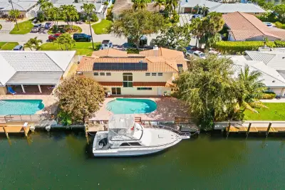 1031 NE 27th Ave, Pompano Beach: photo 1 of 26