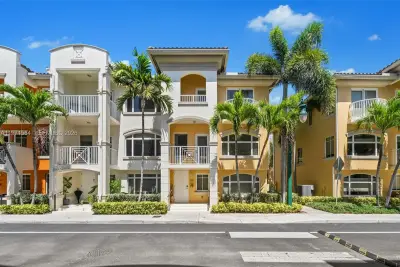 18413 NE 27th Ct, Aventura: photo 1 of 46