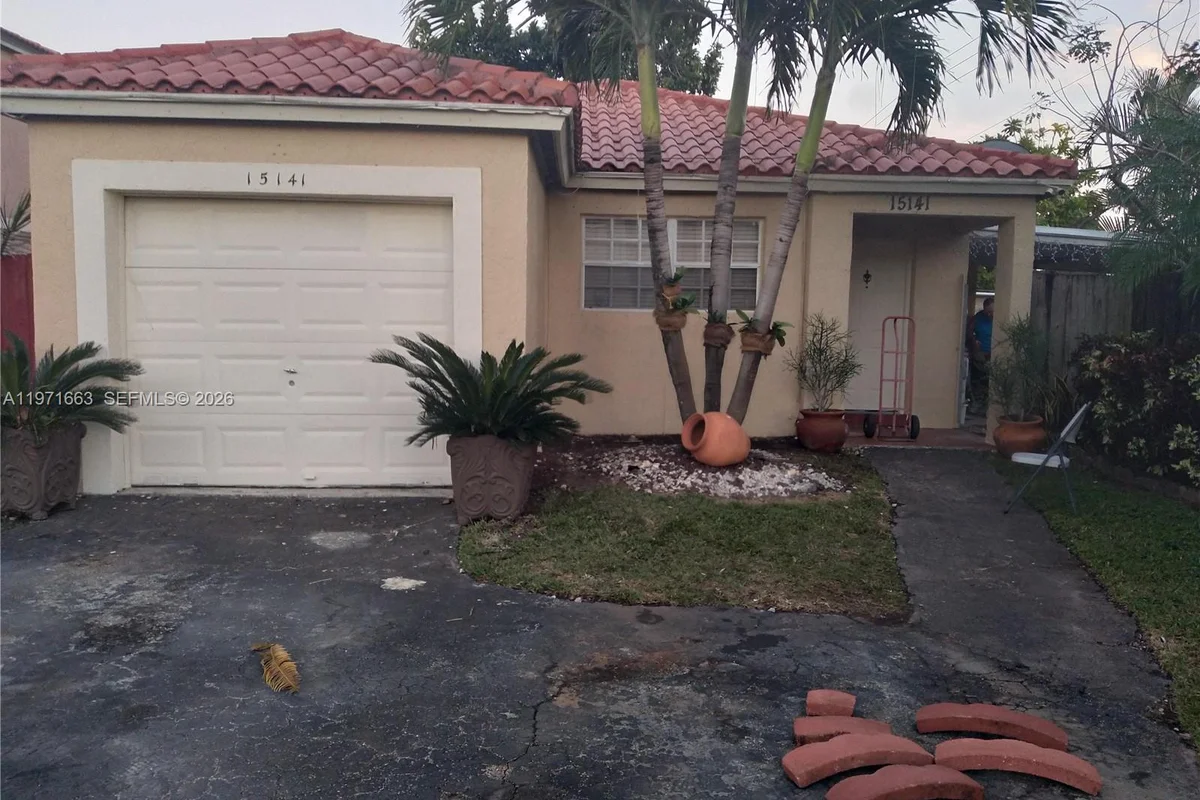 15141 130 Ave, Miami: photo 1 of 1
