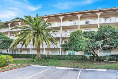 2102 Lucaya Bend #F2, Coconut Creek: photo 1 of 25