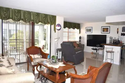1300 Saint Charles Pl #617, Pembroke Pines: photo 1 of 27
