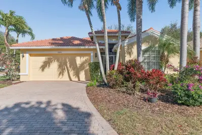 12024 Roma Rd, Boynton Beach: photo 1 of 32