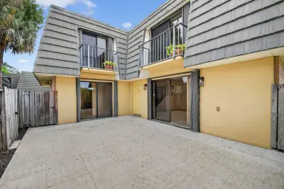 4210 42nd Way, West Palm Beach: photo 1 of 52