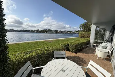 1201 S Riverside Dr #107, Pompano Beach: photo 1 of 27