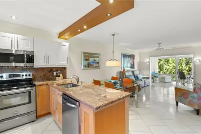 5121 W Oakland Park Blvd #304, Lauderdale Lakes: photo 1 of 46