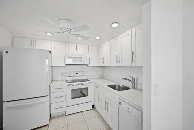 451 Monaco #j, Delray Beach: photo 1 of 22