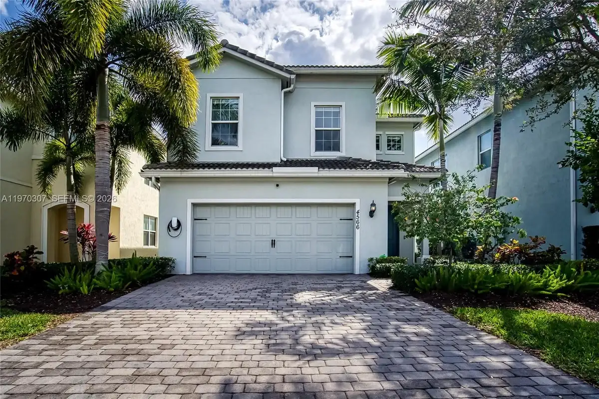 4566 Ficus St, Hollywood: photo 1 of 71